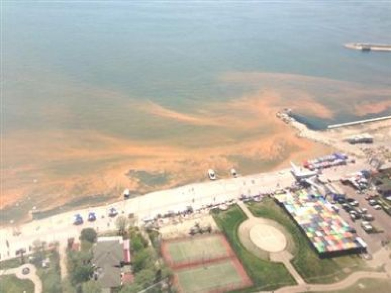 Marmara Denizi Turuncuya Boyanıyor