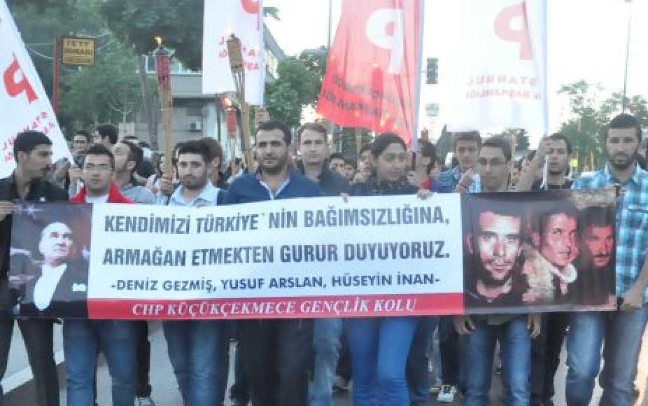 CHP’li gençler Deniz Gezmiş için yürüdü