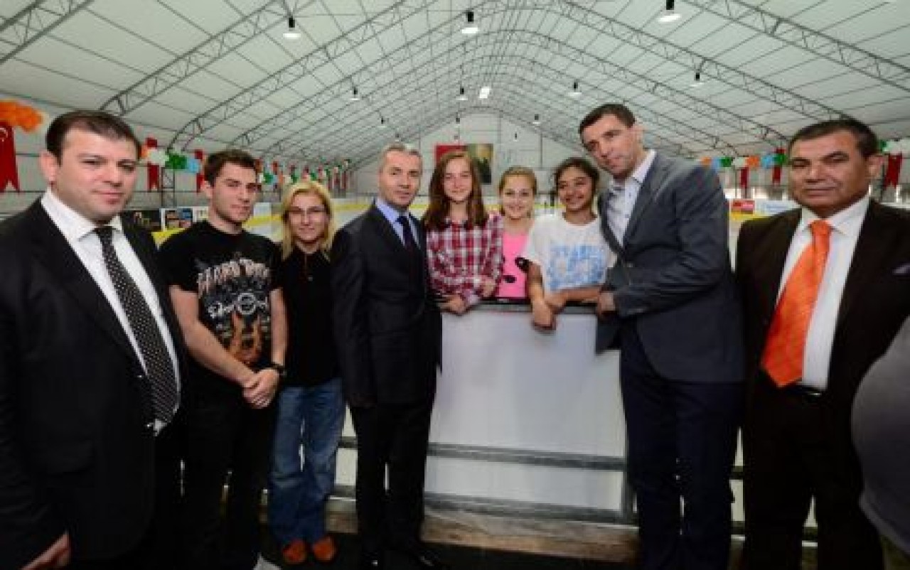 Şükür fabrika işçilerine moral verdi