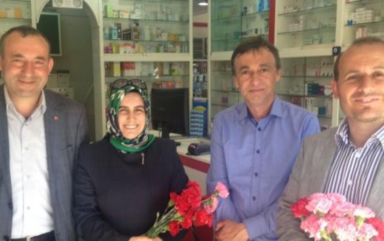 Ak Parti’den Eczacılara Ziyaret