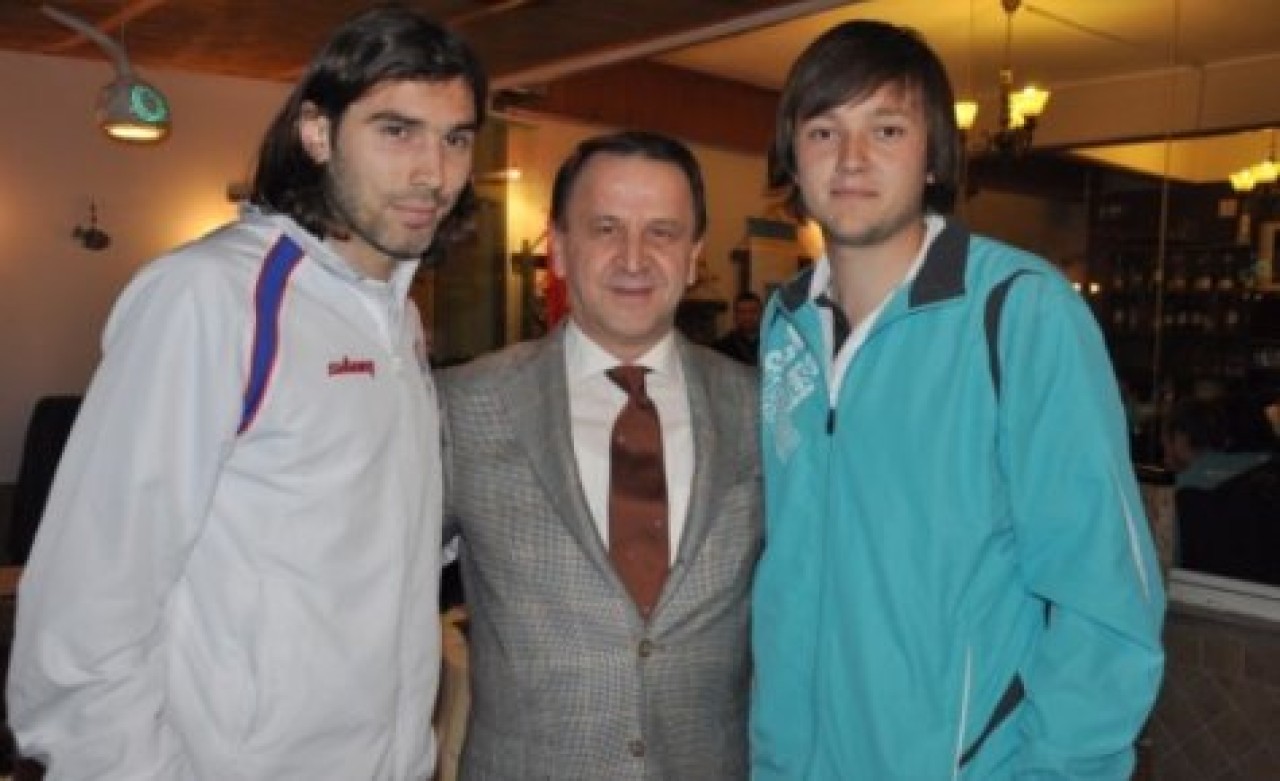 Işıklar'dan şampiyonlara özel gece