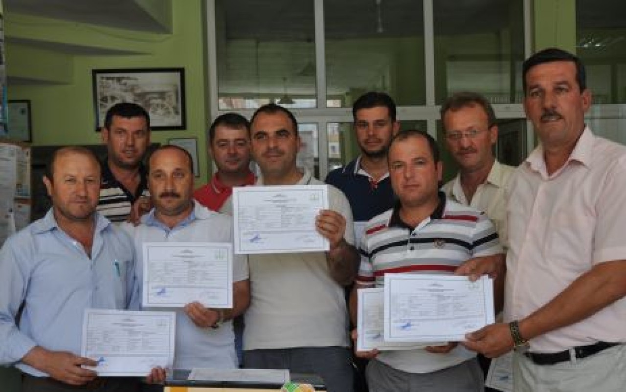 Silivri’de 12 çiftçi biçerdöver belgesi aldı