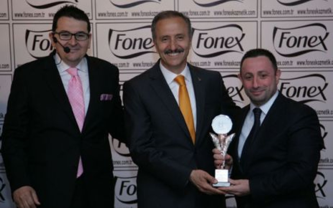 AZİZ YENİAY’A YILIN BELEDİYE BAŞKANI OSCARI