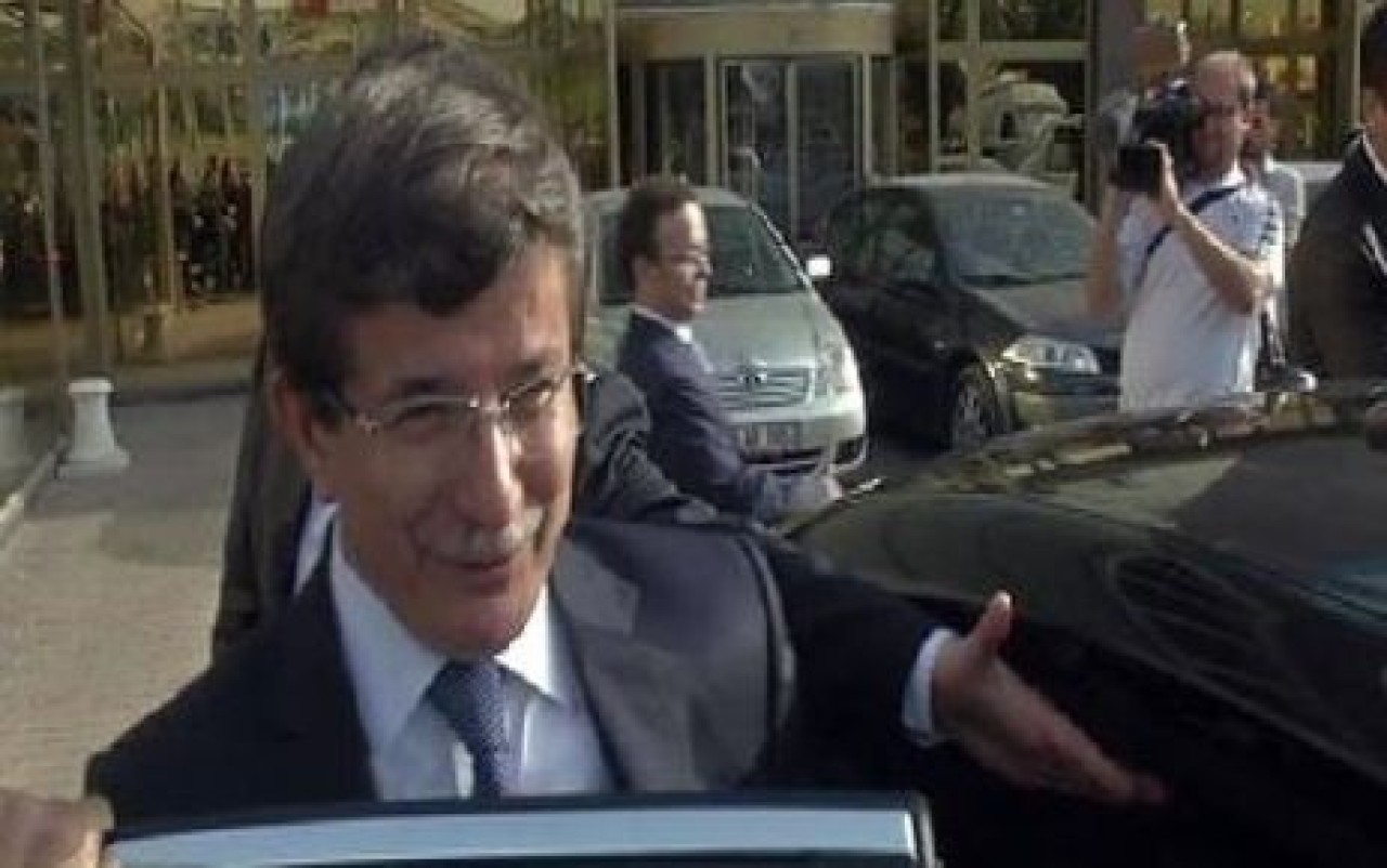 Davutoğlu Suriye için devrede