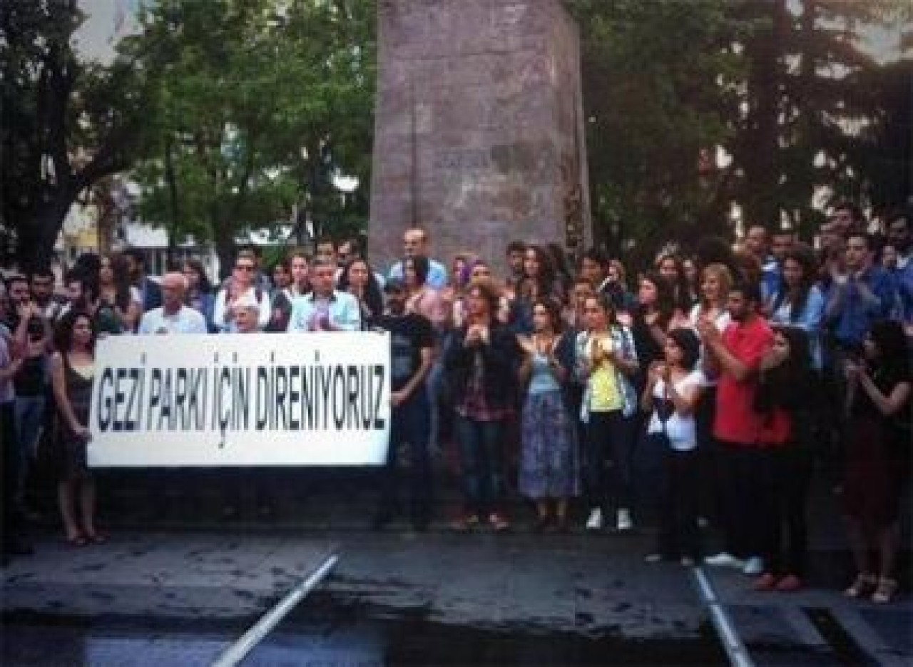 "TÜM İSTANBUL TAKSİM'E"