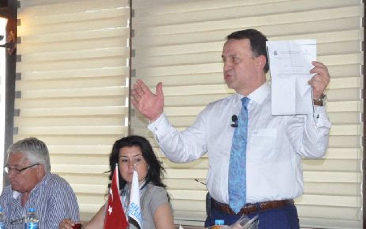 KARA KEDİYİ BİLİYORUM