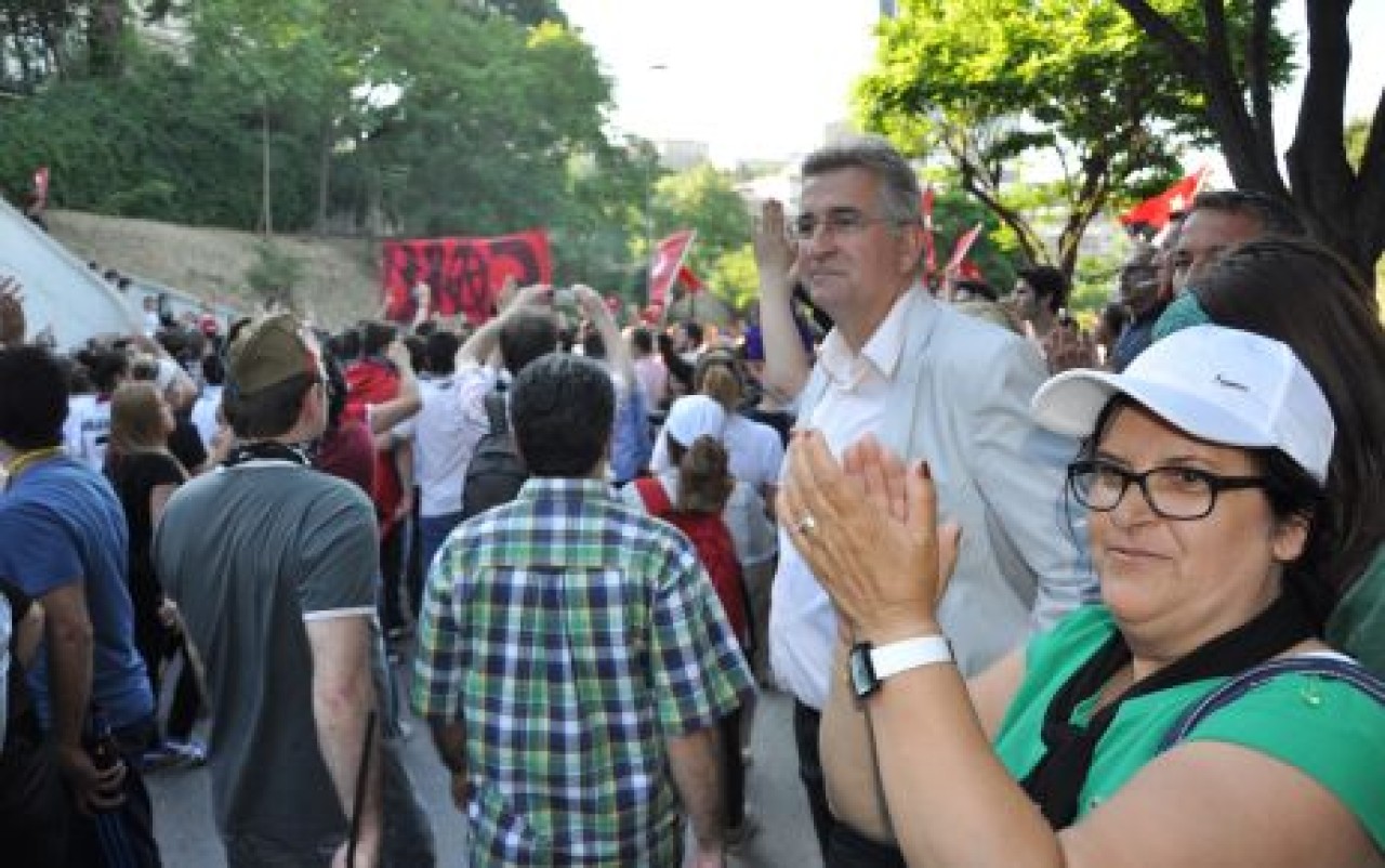 Cem Kara Gezi Parkı’na Destek Verdi