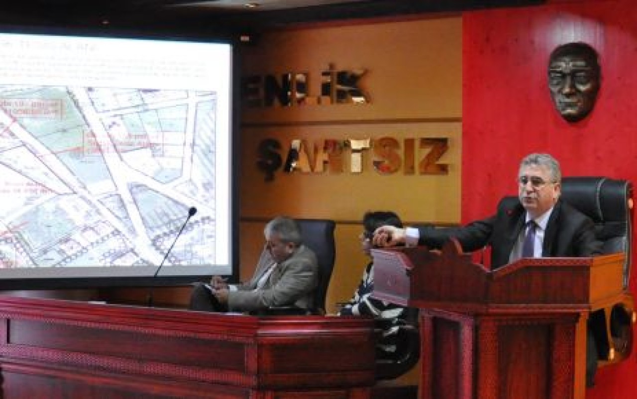 Kara “Satmıyoruz, birilerine peşkeş çekmiyoruz”