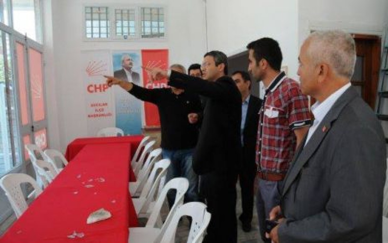 CHP PARTİ TEMSİLCİLİĞİNE SALDIRI!