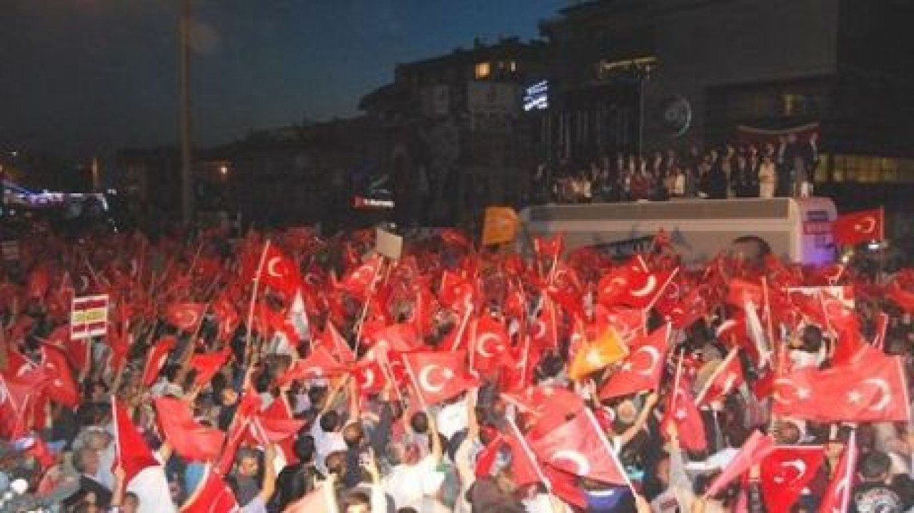 'Bu iktidar yüzde 76'nın hizmetkarıdır'