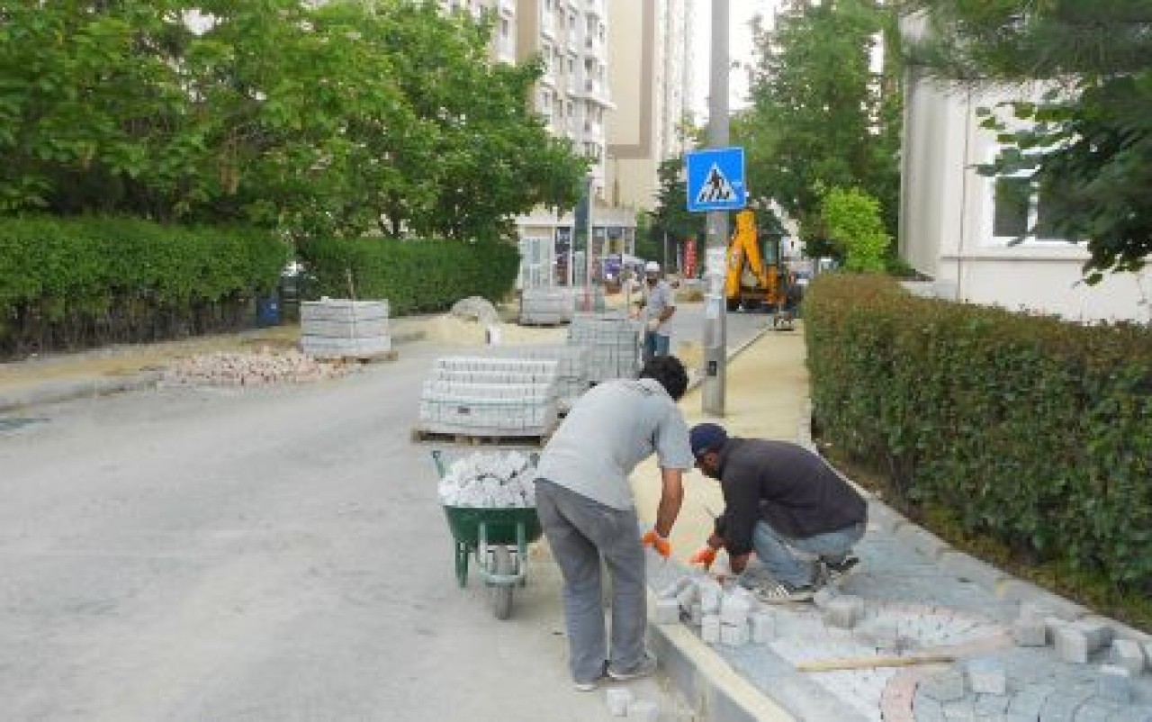 Kaldırımlar antik küp taşlarıyla yenileniyor