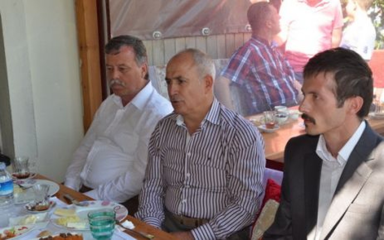 Akgün esnafla kahvaltıda buluştu