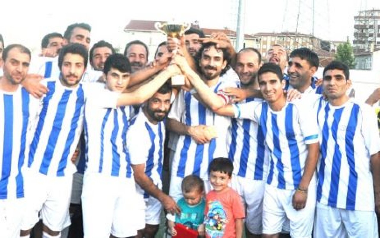 ESENYURT’UN KRALI ERZURUMLULAR: 4-1