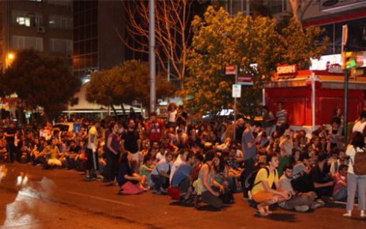 Ethem Sarısülük haberini protesto ettiler
