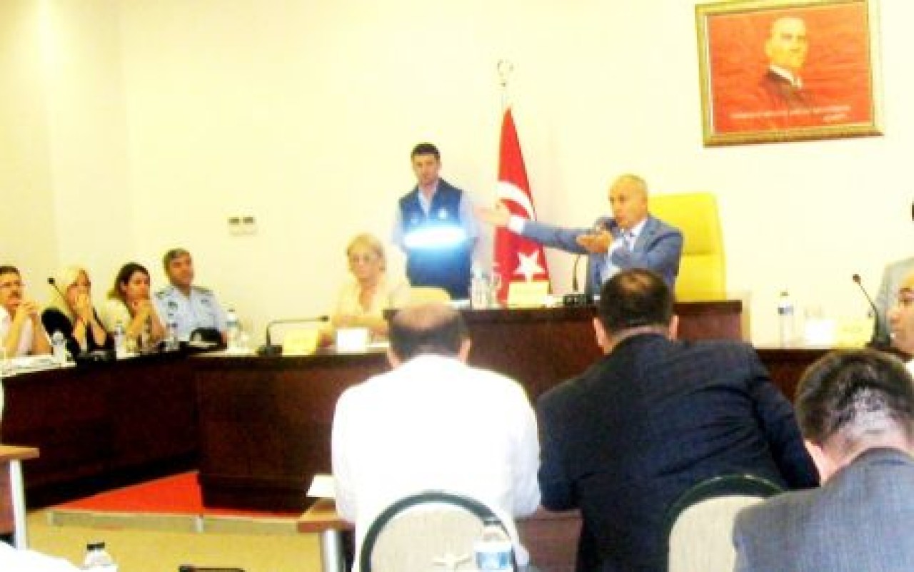 Akgün;Arsa satamadık, hep engellendik