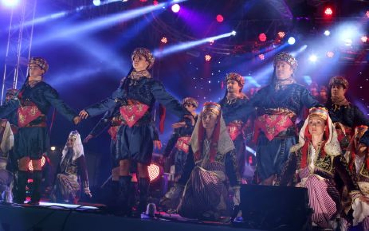 GÖL FESTİVALİN’DE BALKAN RÜZGARI ESTİ