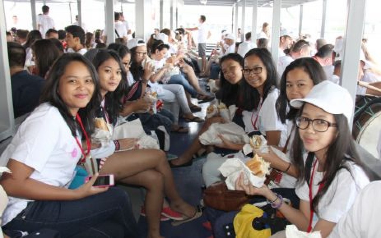 Yabancı konuklar boğaz turunda