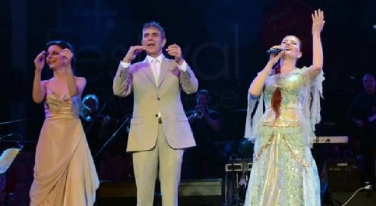 Büyükçekmece'de Candan Erçetin sahne aldı