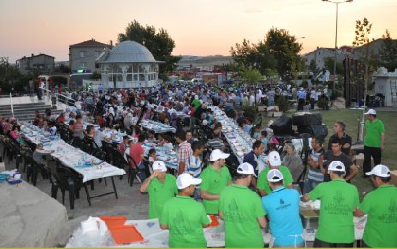 İBB’den 2 bin 500 kişilik iftar sofrası