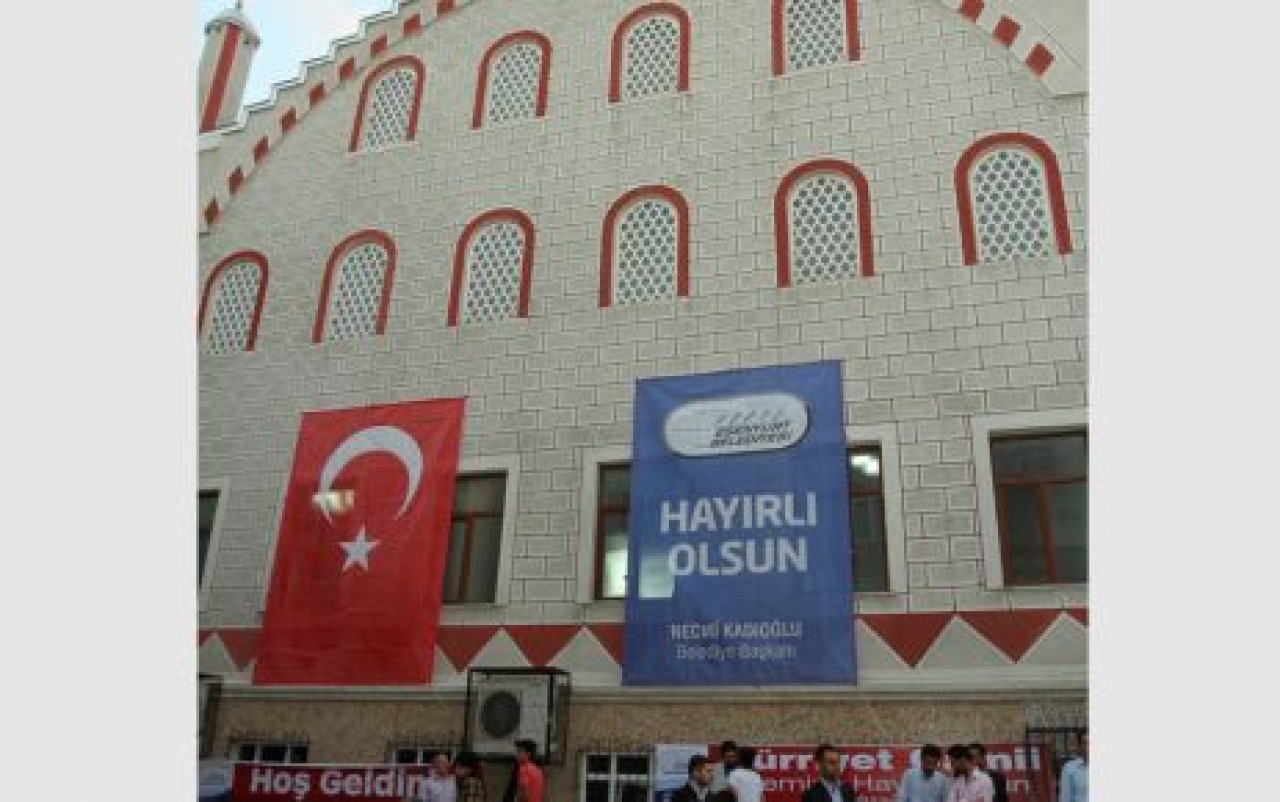 HÜRRİYET CAMİSİ İFTARDA AÇILDI