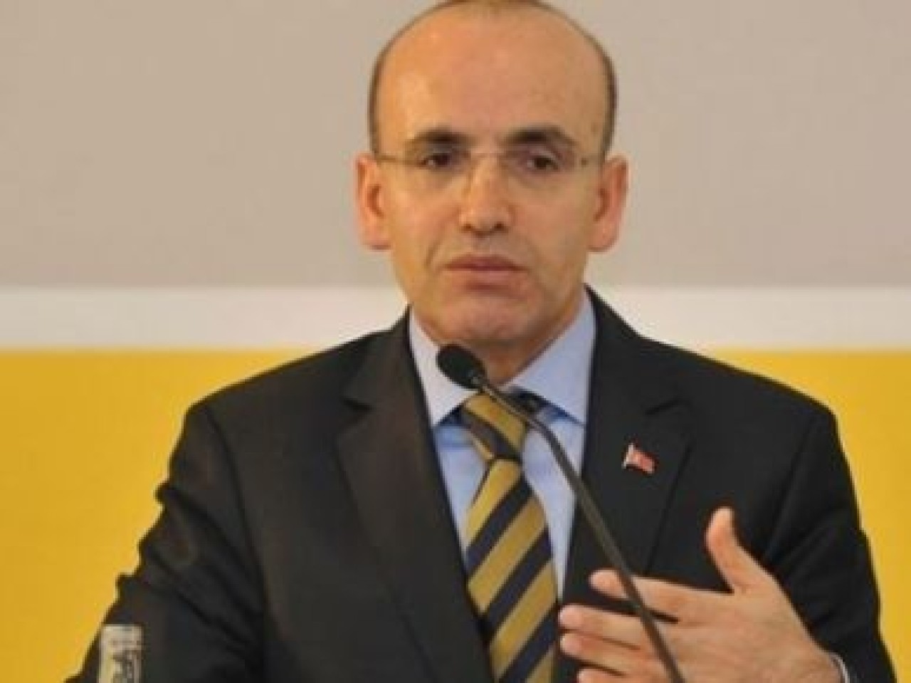 Bakan Şimşek'ten Pahalı Benzin Açıklaması