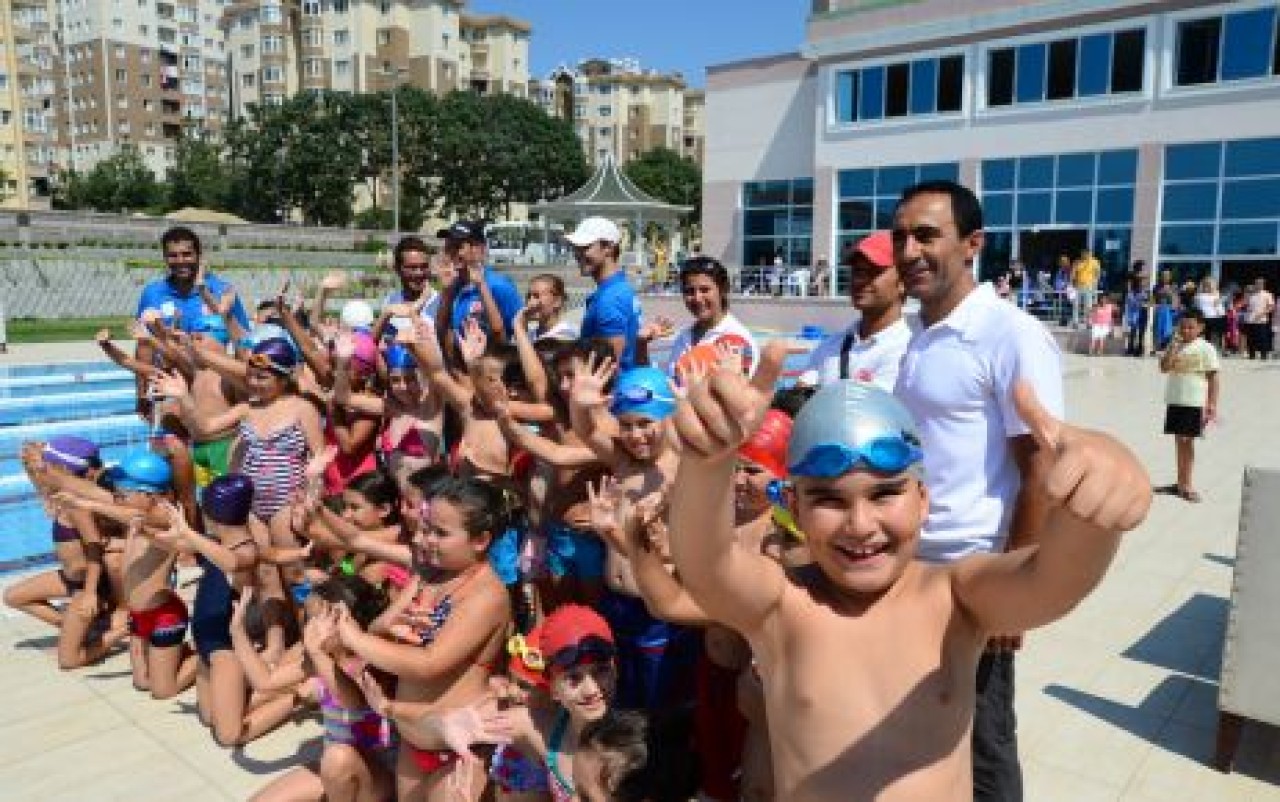 MİNİK ÖĞRENCİLER KIYASIYA YARIŞIYOR