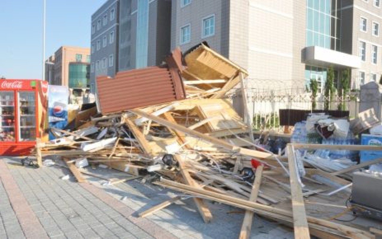 SİLİVRİ’DE İBB’NİN GECE YARISI YIKIM OPERASYONU