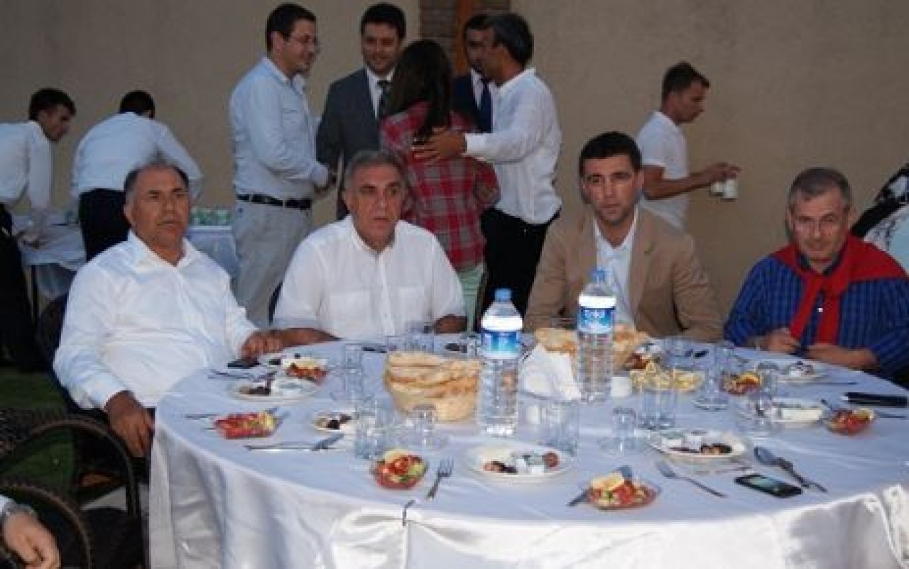 Hakan Şükür Tepekent’te İftardaydı