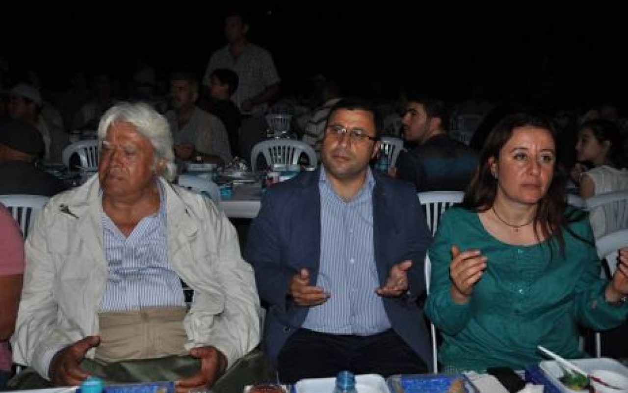 Cüneyt Arkın Danamandıra İftarındaydı