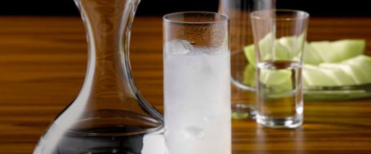 Öğretmenevine de içki yasağı!