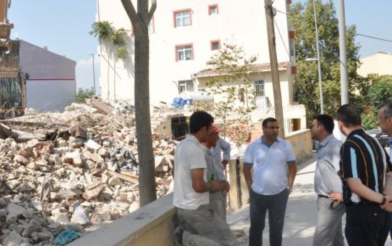 Karakaş yıkımları yerinde inceledi