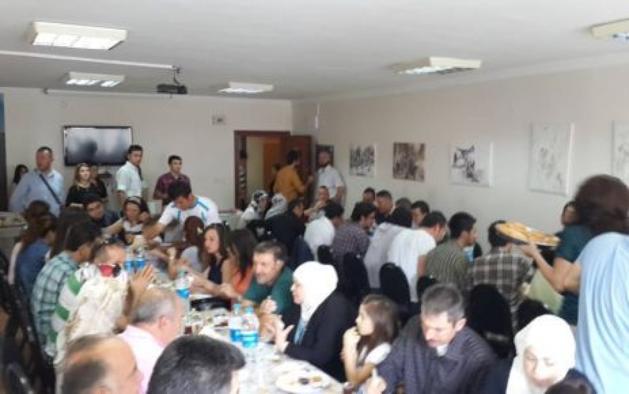 ''Çerkes Derneği, Suriyeli Aileleri Ağırladı''