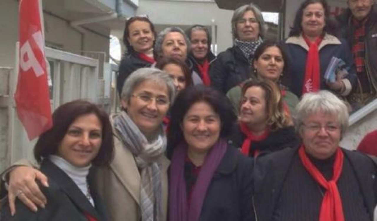 CHP, KADIN KOLLARI ALANLARDA