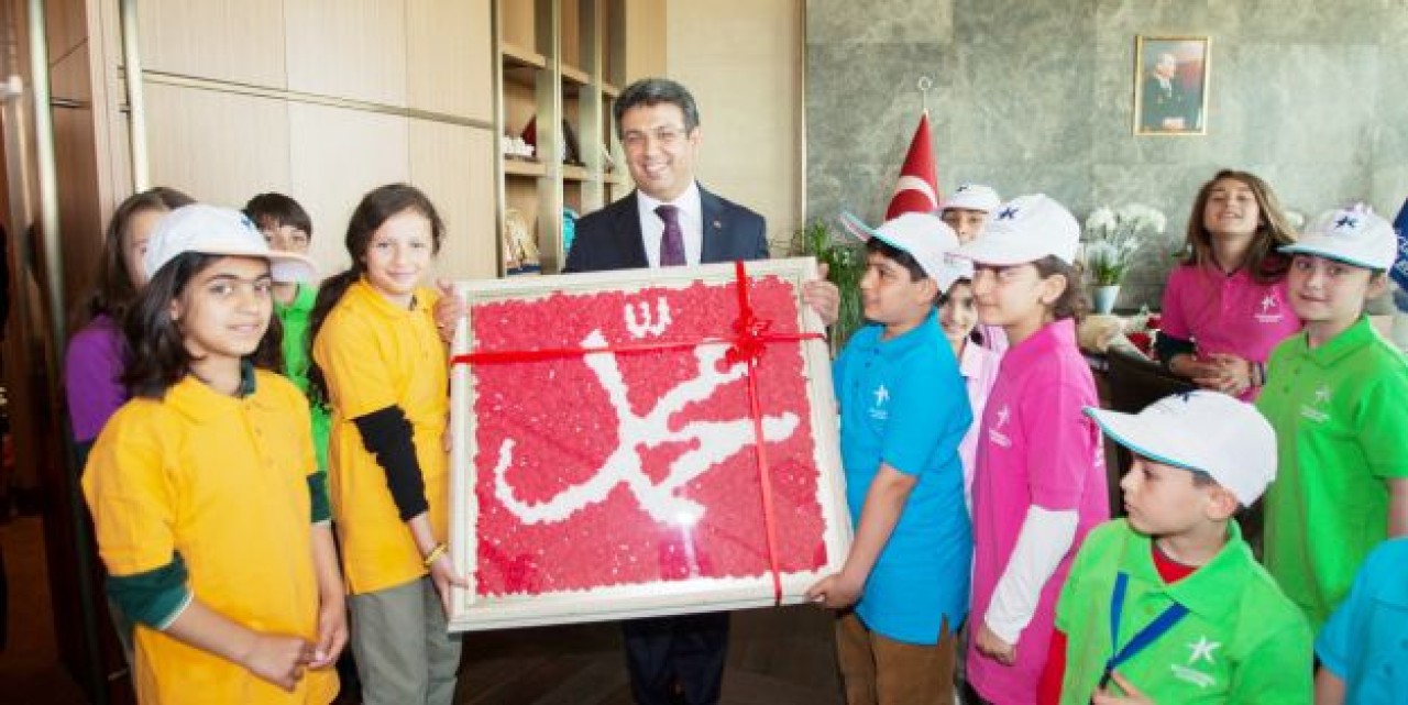 Allah tablosu hediye ettiler