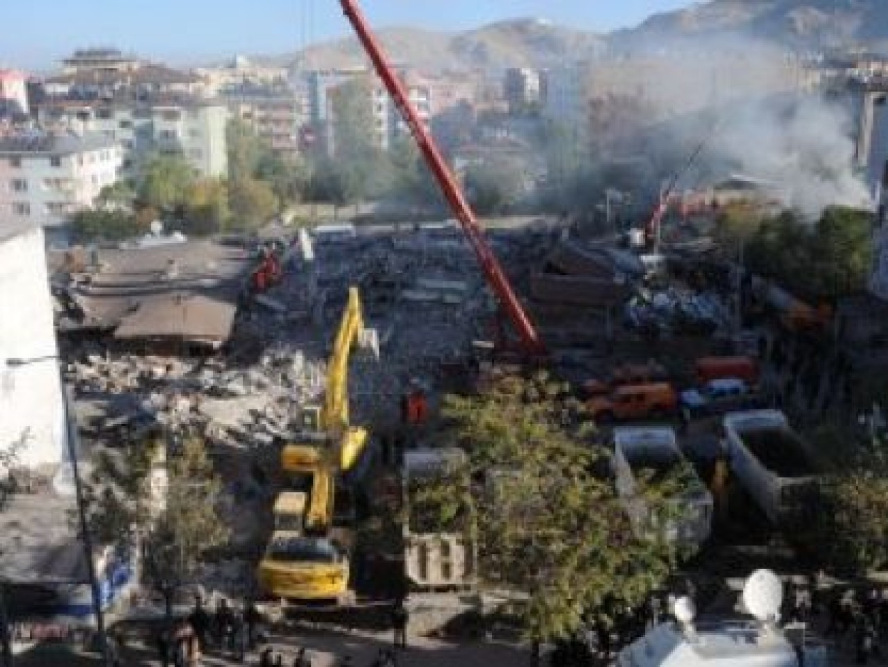 Bu ilçede binaların %60'ı çürük