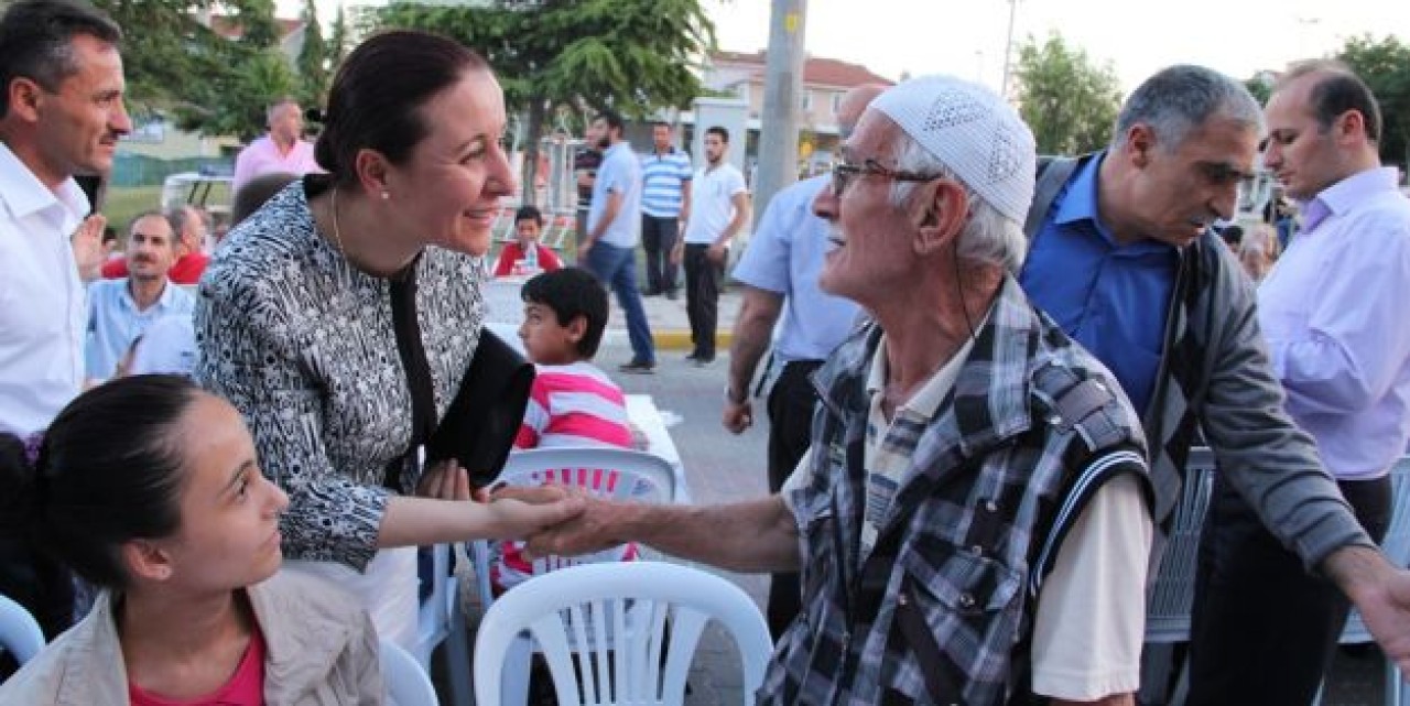 GÜMÜŞYAKA’DA 2500 KİŞİ İFTARDA BULUŞTU