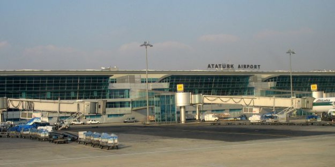 ATATÜRK HAVALİMANI‘NDA EBOLA PANİĞİ