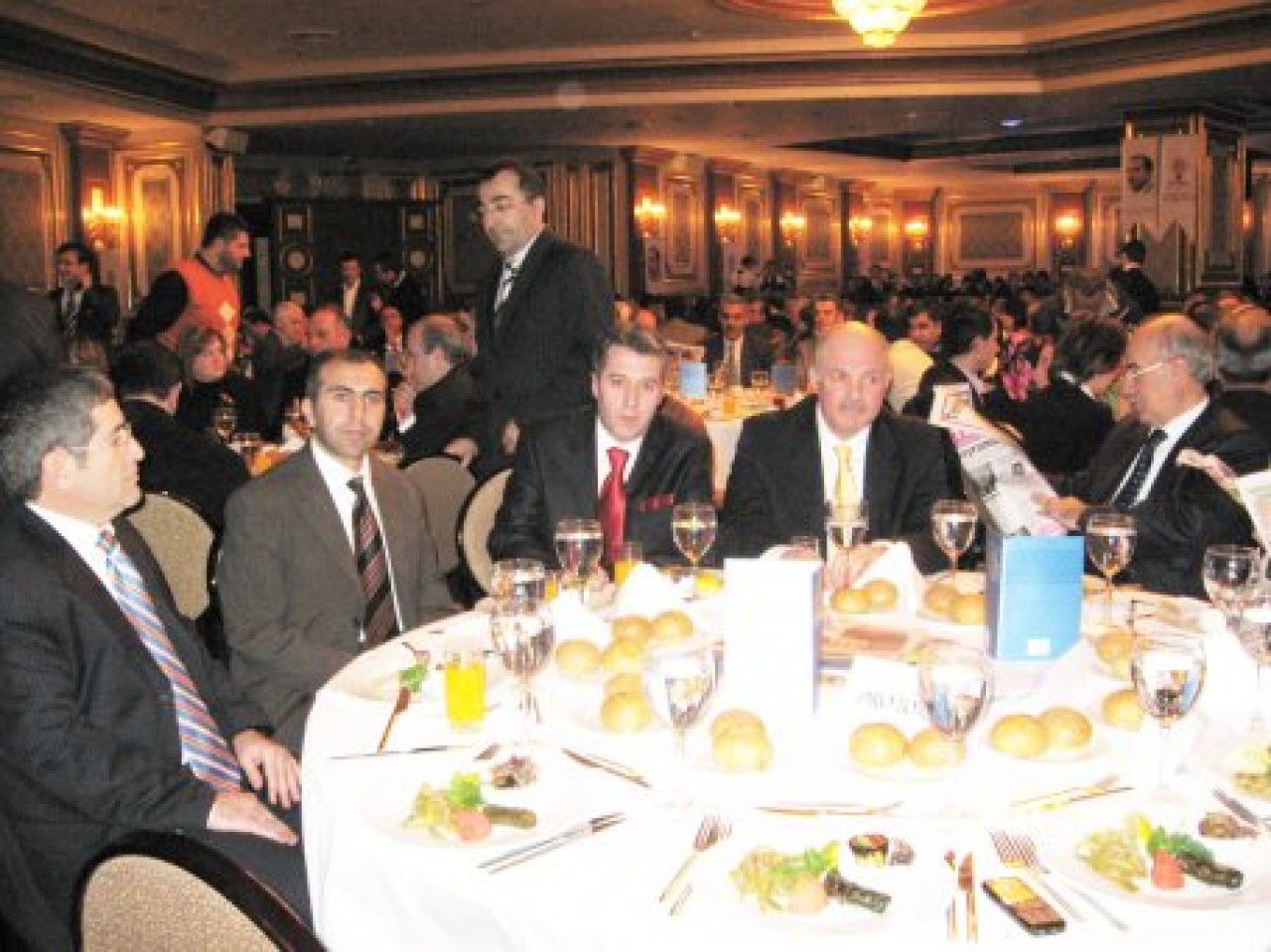 AK PARTİ B.ÇEKMECE KARMAKARIŞIK!