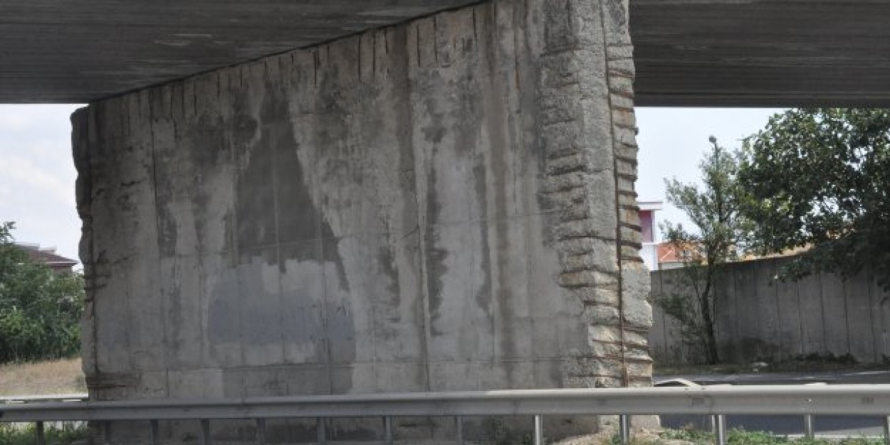 ÜSTÜ GEÇİT,ALTI ÖLÜM!