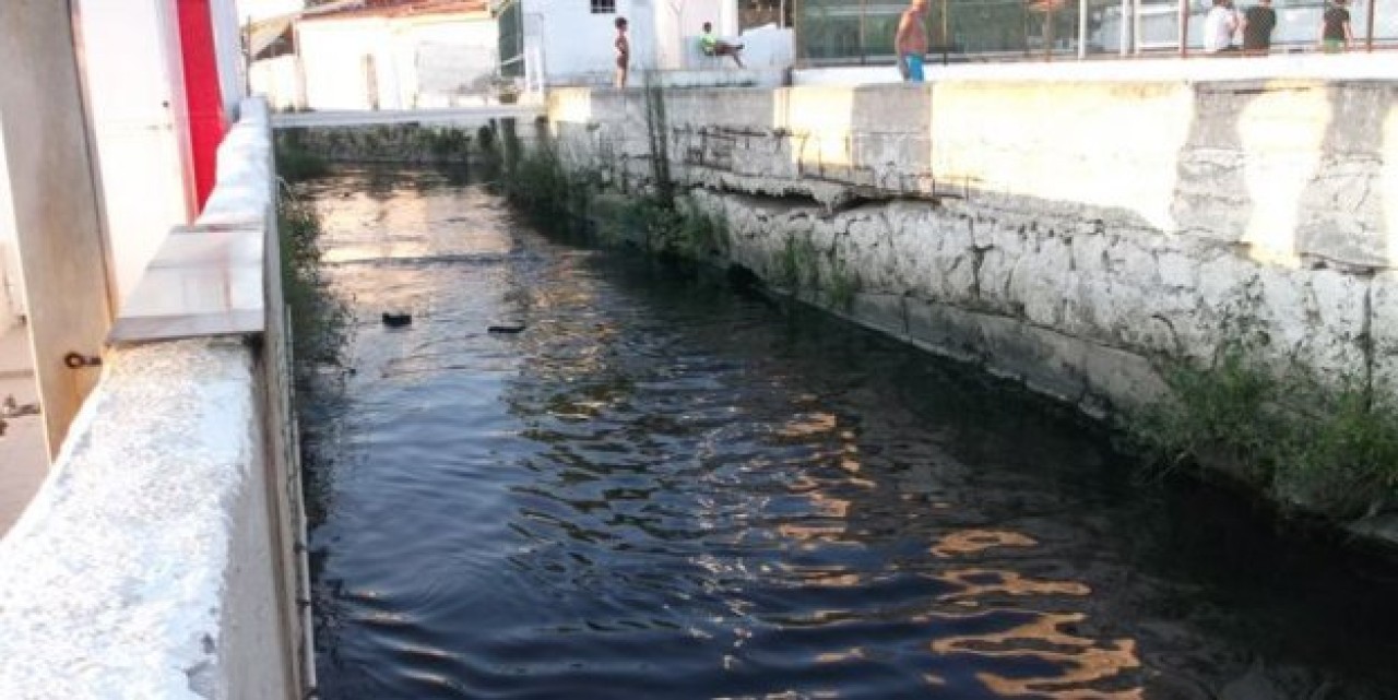 Silivri'deki Kocadere tehlike saçıyor!