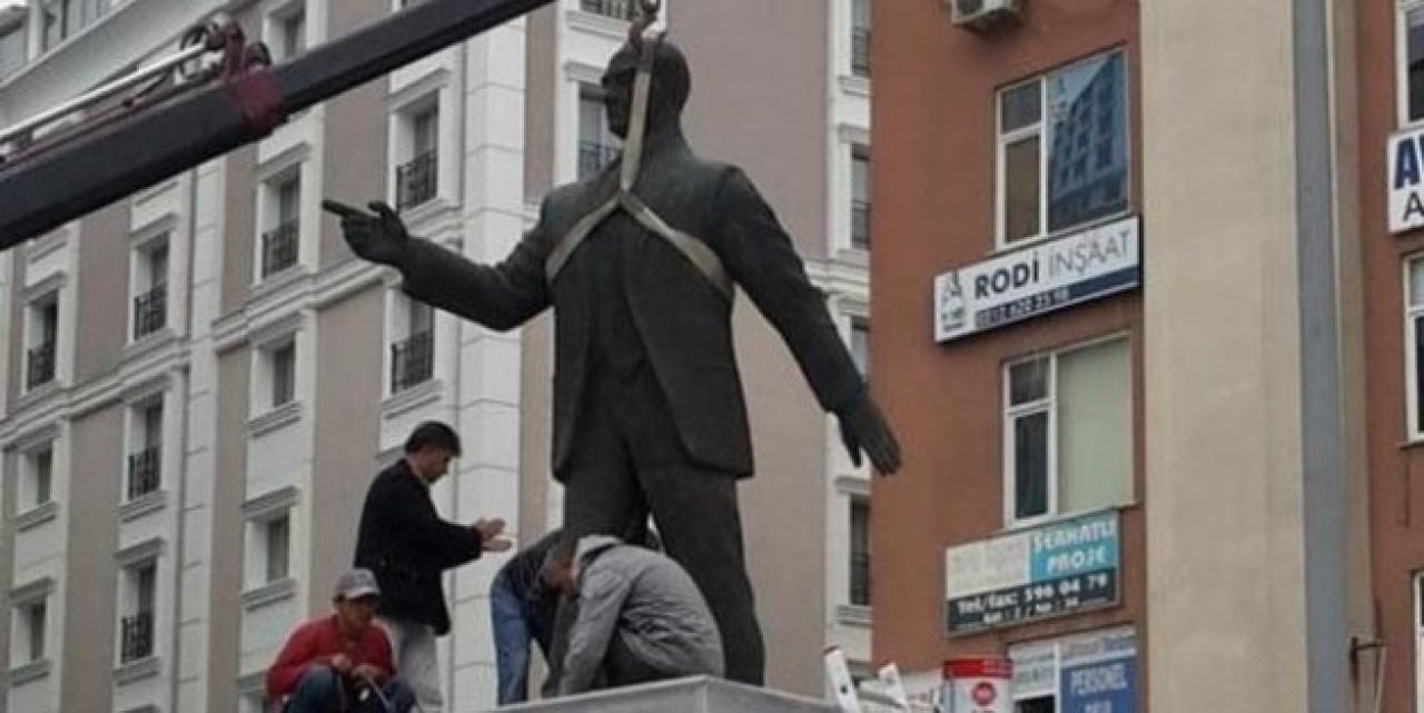 Yakılan heykelin yerine yenisi dikildi
