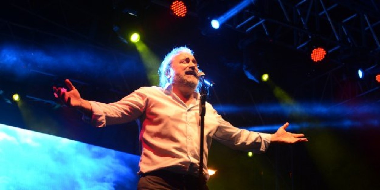 Volkan Konak Cumhuriyet için sahnedeydi