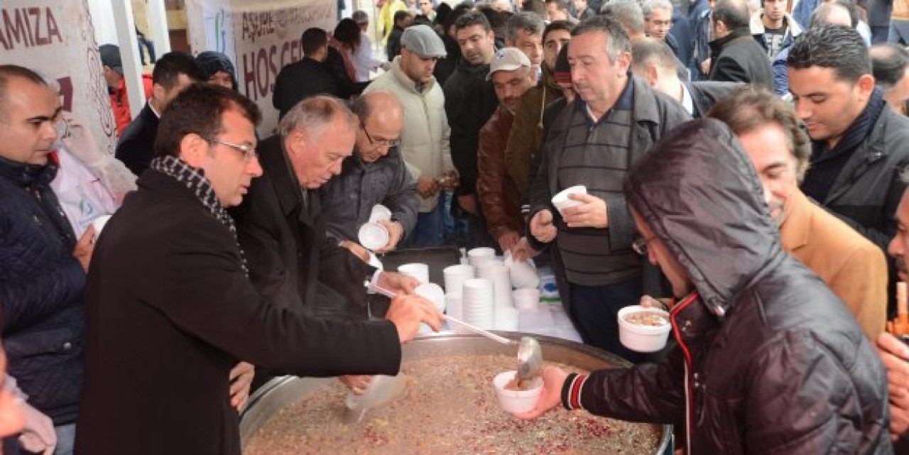 Beylikdüzü'nde hergün 30 bin aşure