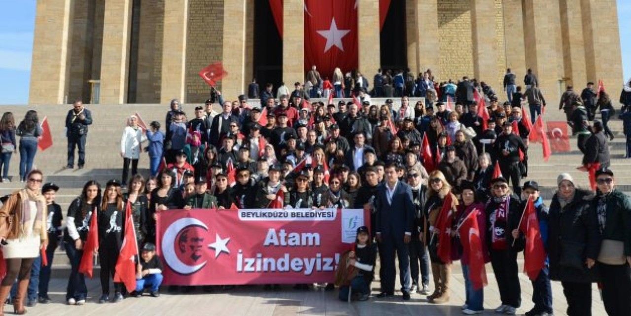 Beylikdüzü Ata'yı yalnız bırakmadı