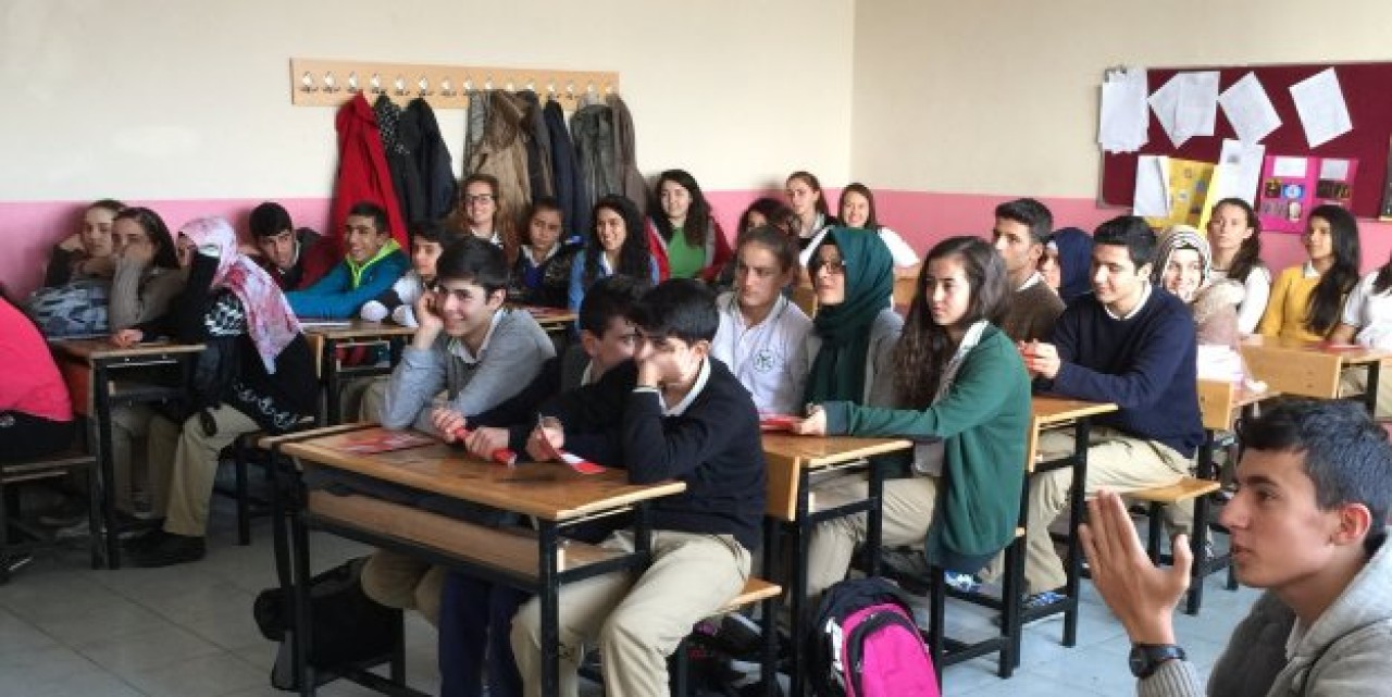 13 OKULDA BAĞIMLILIĞA KARŞI SEMİNER