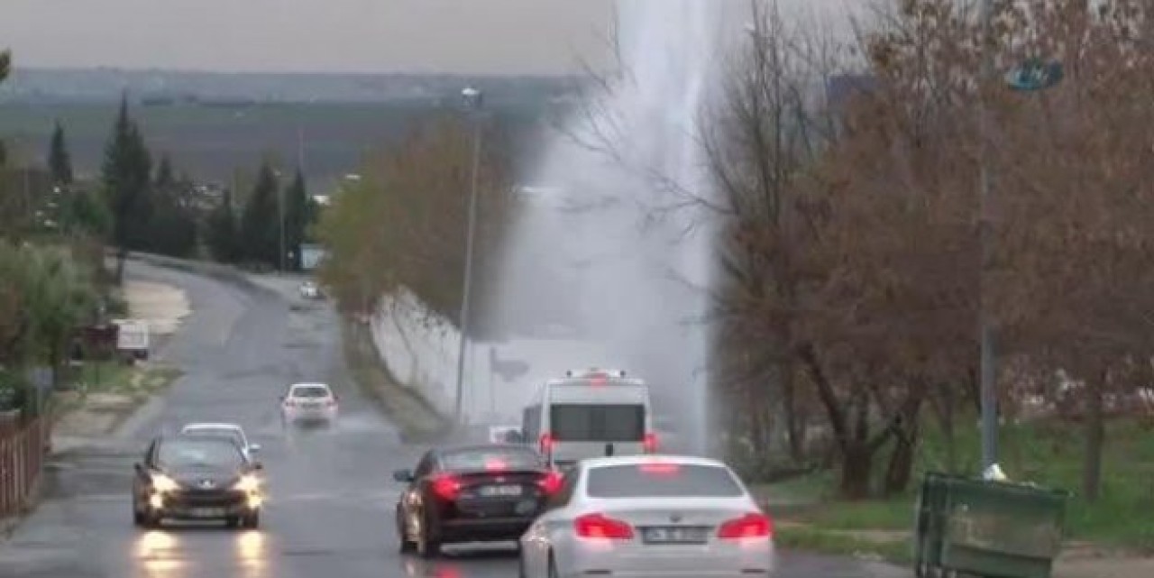 Vanadan Fışkıran Su Metrelerce Yükseğe Ulaştı