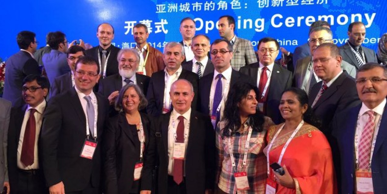 Akgün, Asya Belediye Başkanları Formu'na katıldı