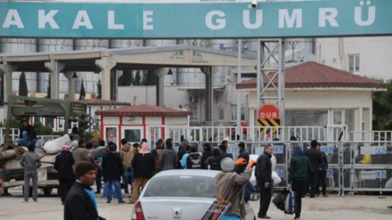 400 Suriyeli ülkesine döndü