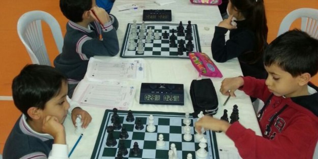 ZEKALARINI SATRANÇTA KONUŞTURDULAR