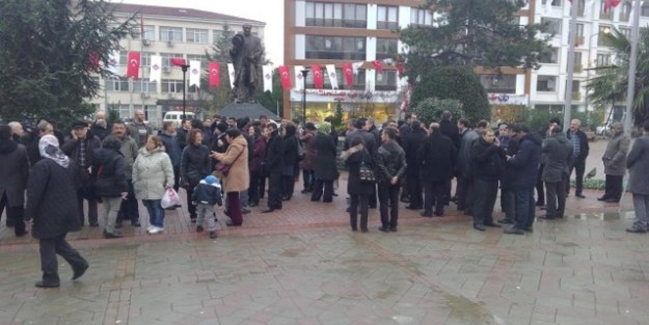 Kaymakam ifşa öğretmenler protesto etti